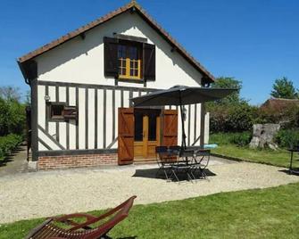 Country house in the heart of rural Pays d'Auge - Le Renouard - Patio