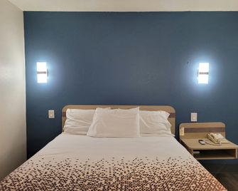 Modern Stay 39 Lakeview By OYO Minonk - Minonk - Bedroom