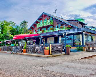 Le Chalet du Mont Roland - Dole - Gebäude