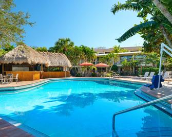 Best Western Naples Inn & Suites - Naples - Pool