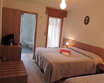 Hotel Garni Miramonti - Falcade - Спальня
