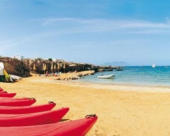 Villaggio Approdo di Ulisse - Favignana - Beach