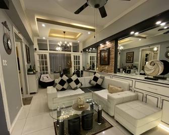 Stunning 1br Eastwood Condo Suite - マニラ - ラウンジ
