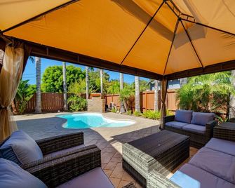 Brentwood Pool/Spa Home Close to Everything! - Los Angeles - Svømmebasseng
