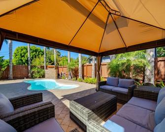 Brentwood Pool/Spa Home Close to Everything! - לוס אנג'לס - בריכה