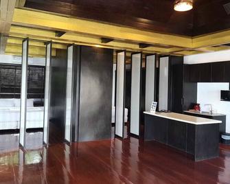 Koo Fah Keang Talay Resort - Pran Buri - Front desk