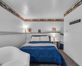 Timberline Lodge - Downtown Ellicottville - Suite 102 - Ellicottville - Habitación