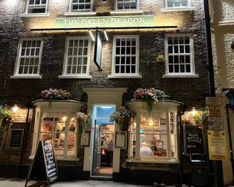 The Green Dragon at Bedale - Bedale - Building