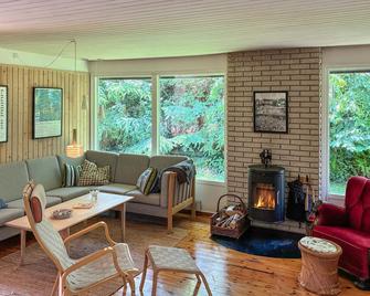 3 Bedroom Stunning Home In Kalundborg - Kalundborg - Living room