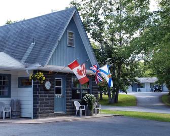 Wildwood Motel - Shelburne - Building