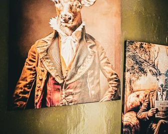 Bigfoot Bungalow-1bd1babalcony-Downtown - Russell - Huiskamer