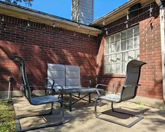 Cozy home in Clear Lake - Houston - Patio