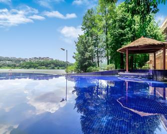 Baiyun Lakeside Hotel - Guangzhou - Pool