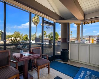 Americas Best Value Inn Redlands San Bernardino - Redlands - Lobby