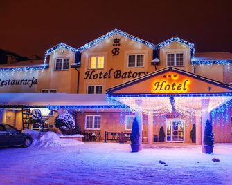 Hotel Batory - Tłuszcz - Building