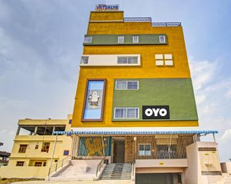 Hotel Vandana - Warangal - Building