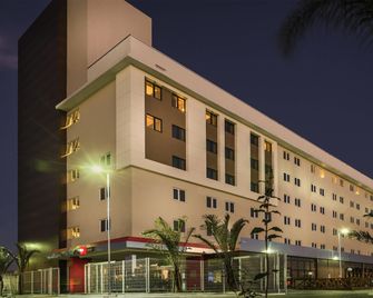 Ibis Porto Alegre Assis Brasil - Porto Alegre - Building