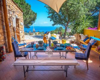 Stunning private villa for 5 guests with private pool, WIFI, TV, patio, panoramic view and parking - Santuario di Gibilmanna - Patio