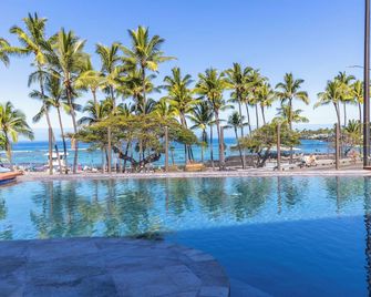 You are just steps from the beach - Kailua-Kona - Pool