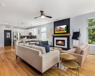 Urban Oasis in Uptown Charlotte - Charlotte - Sala de estar