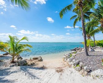 Sea Magic on Marlin - Panoramic Open Water Views & Spacious 5-bedroom House - Summerland Key - Strand