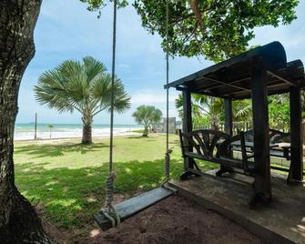 Baanboonpetch Resort - Muang Klaeng - Patio