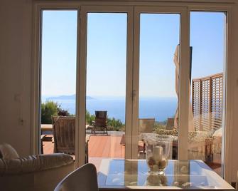 The Infinity 180 Luxury Suites - Adults Only - Chrisi Milia - Balcony