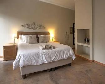 Bosheuvel Country Estate - Lanseria - Slaapkamer