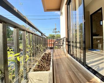 Pensiri House - Sha Extra Plus - Sakhu - מרפסת