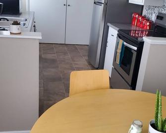 Cozy apartment in charming Perryton with WiFi, AC - Perryton