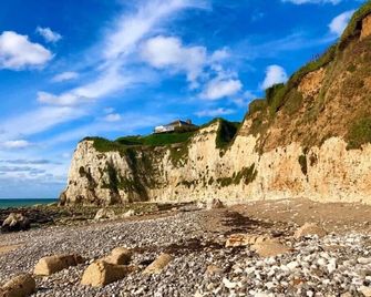 Breathtaking Ocean Views, Luxury Beachside Apartment, Freshwater Bay - Aonb - Freshwater - Beach