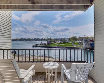 239 Edgewater Inn - Charlevoix - Balcony