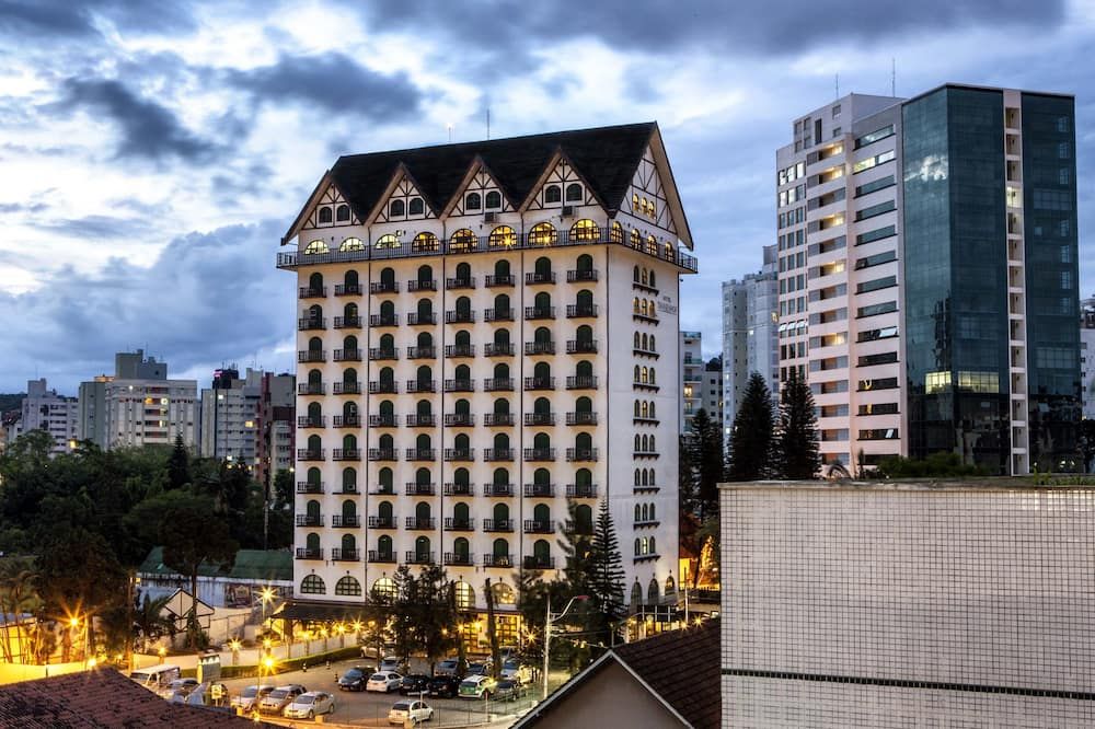 فندق تانينهوف - جوينفيل - مبنى