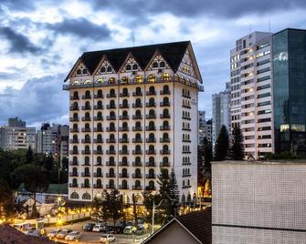 فندق تانينهوف - جوينفيل - مبنى