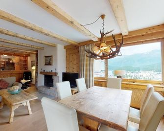 Surlej 34 - Sankt Moritz - Essbereich