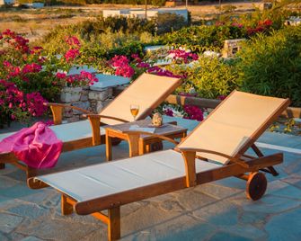 Sifnaika Konakia -Traditional Settlements - Kamares - Patio