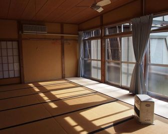 Shukubo Kanbayashi Katsukane - Tsuruoka