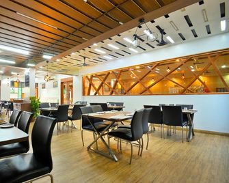 Hotel Lake View - Dūngarpur - Restaurant