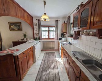 Holiday apartment with garden pavilion and barbecue - Balatonszárszó - Cocina