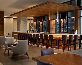 Embassy Suites by Hilton Amarillo Downtown - אמרילו - בר