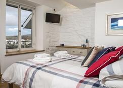 The Captain's Penthouse - Porthmadog - Bedroom