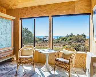 Wild Meadow - The Sea Ranch - Living room