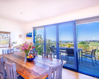 Banksia Waters - Lakes Entrance - Dining room