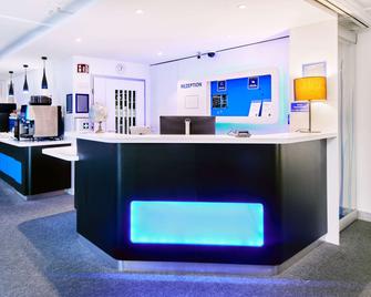 B&b Hotel Würzburg-Ost - Вюрцбург - Рецепція