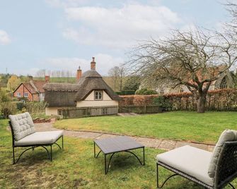 Cosy Cot - Salisbury - Patio