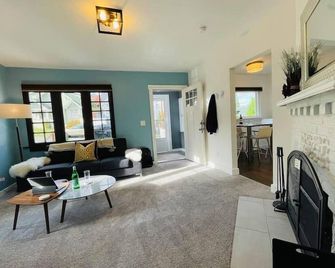 Phinneywood Cottage - Greenlake - Zoo - Phinney - Seattle - Living room