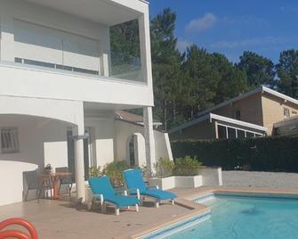 Maison Charmante - La Teste-de-Buch - Zwembad