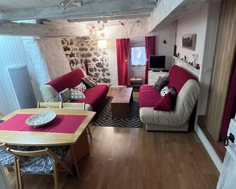 Apartment in a village at the gateway to the Mercantour - Beuil - Sala de estar