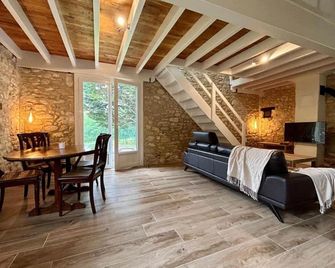Gite De La Rastelle Au Coeur De La Natur - Savignac-de-Duras - Comedor