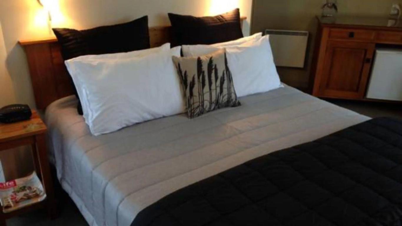 Omau Settlers Lodge Motel